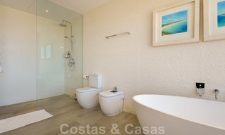 Villa moderne de luxe avec vue panoramique sur la mer à vendre dans le prestigieux Golden Mile de Marbella 20966 