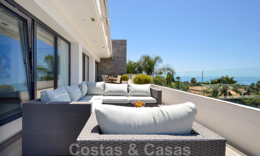 Villa moderne de luxe avec vue panoramique sur la mer à vendre dans le prestigieux Golden Mile de Marbella 20968