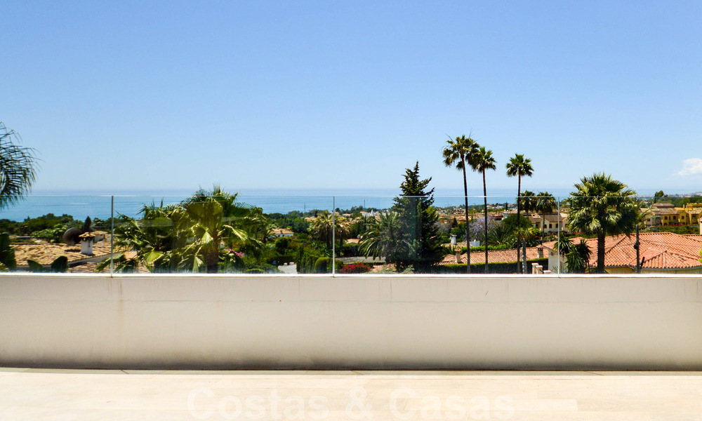 Villa moderne de luxe avec vue panoramique sur la mer à vendre dans le prestigieux Golden Mile de Marbella 20970