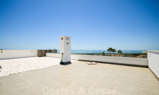 Villa moderne de luxe avec vue panoramique sur la mer à vendre dans le prestigieux Golden Mile de Marbella 20976 