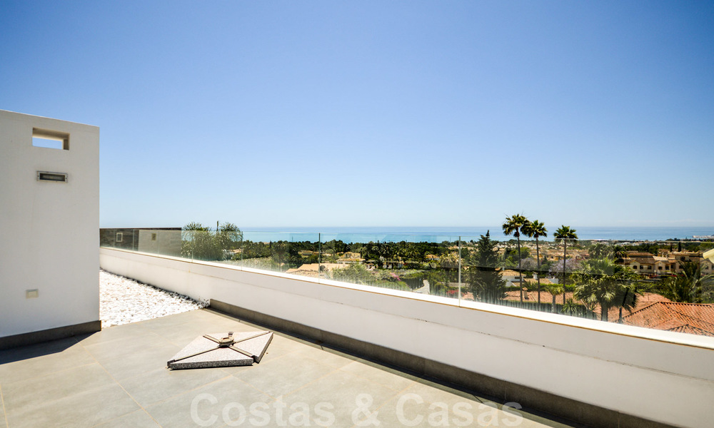 Villa moderne de luxe avec vue panoramique sur la mer à vendre dans le prestigieux Golden Mile de Marbella 20977
