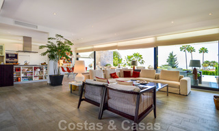 Villa moderne de luxe avec vue panoramique sur la mer à vendre dans le prestigieux Golden Mile de Marbella 20987 