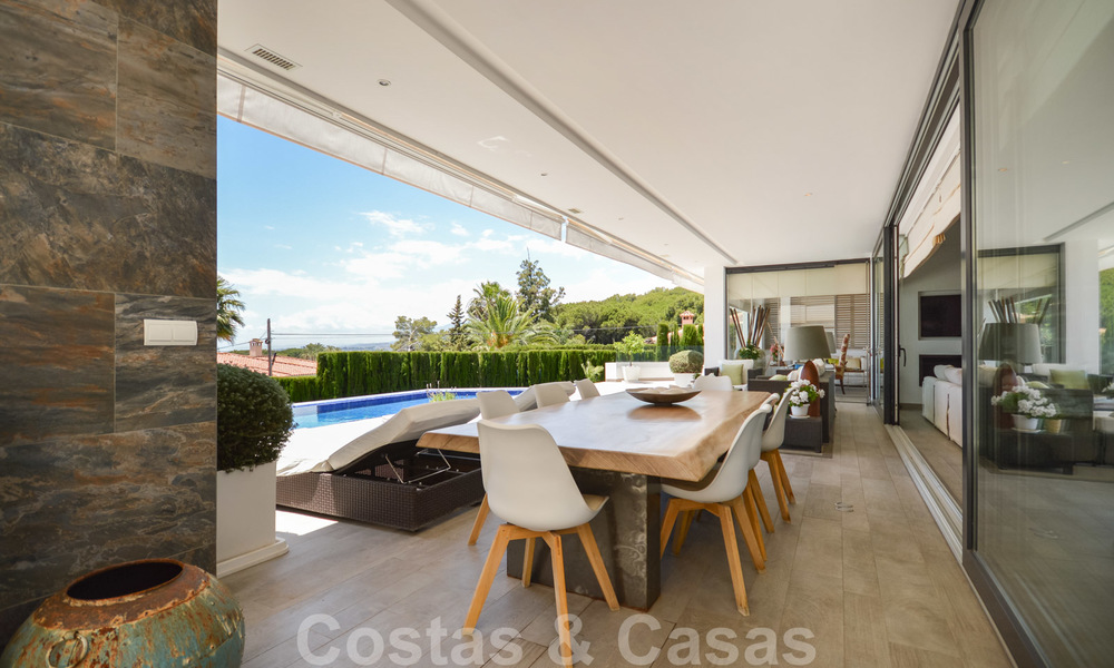 Villa moderne de luxe avec vue panoramique sur la mer à vendre dans le prestigieux Golden Mile de Marbella 20997