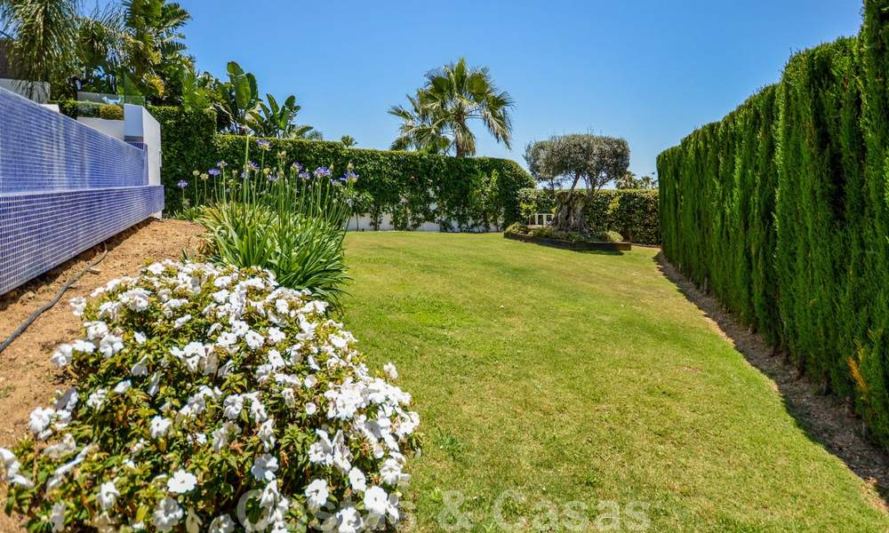 Villa moderne de luxe avec vue panoramique sur la mer à vendre dans le prestigieux Golden Mile de Marbella 21004