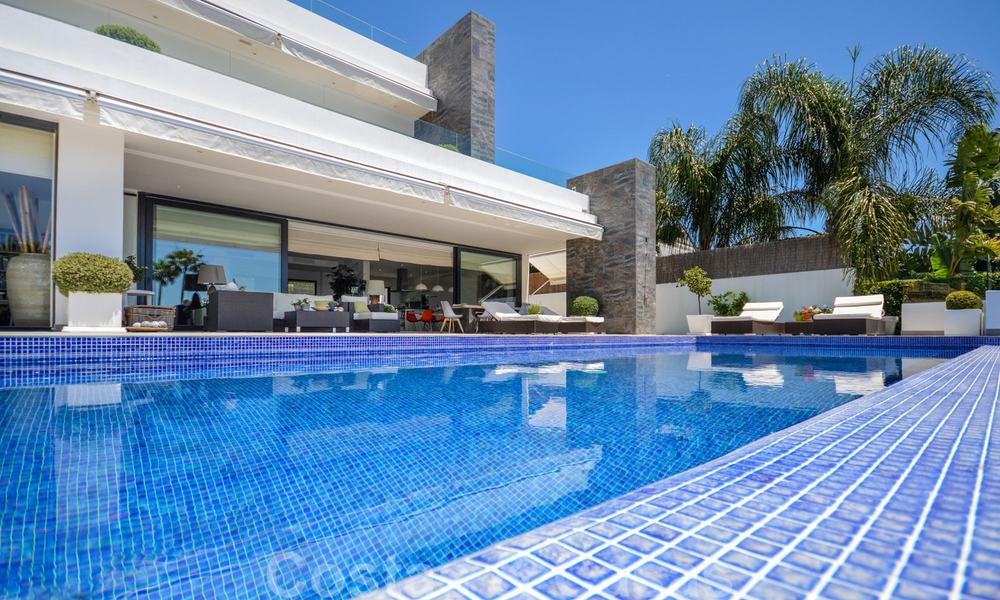 Villa moderne de luxe avec vue panoramique sur la mer à vendre dans le prestigieux Golden Mile de Marbella 21009
