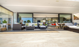 Villa moderne de luxe avec vue panoramique sur la mer à vendre dans le prestigieux Golden Mile de Marbella 21010 