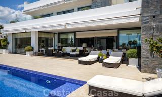 Villa moderne de luxe avec vue panoramique sur la mer à vendre dans le prestigieux Golden Mile de Marbella 21012 
