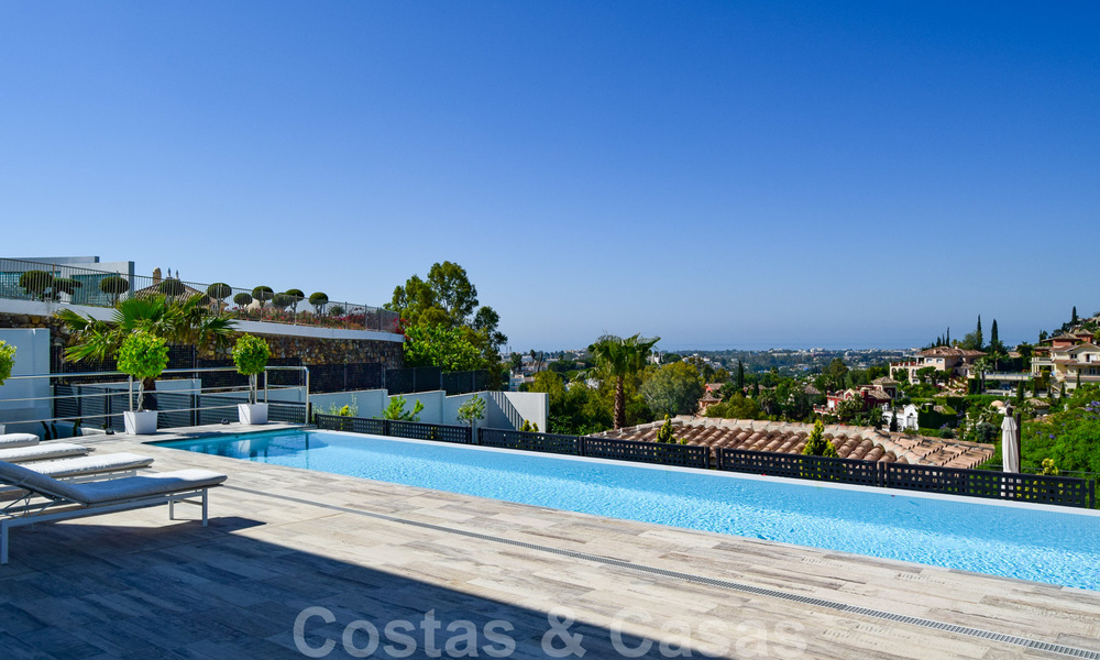 A vendre : villa moderne de construction récente avec vue panoramique, dans une urbanisation recherchée à Benahavis, Marbella 21297