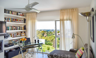 A vendre : villa moderne de construction récente avec vue panoramique, dans une urbanisation recherchée à Benahavis, Marbella 21301 