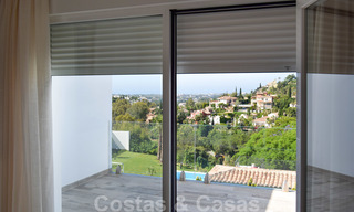 A vendre : villa moderne de construction récente avec vue panoramique, dans une urbanisation recherchée à Benahavis, Marbella 21302 