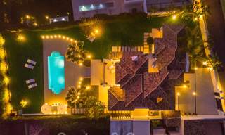 Impressionnante villa de style Méditerranée moderne, en première ligne de golf à vendre, Nueva Andalucía, Marbella 21359 