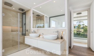 Impressionnante villa de style Méditerranée moderne, en première ligne de golf à vendre, Nueva Andalucía, Marbella 21377 