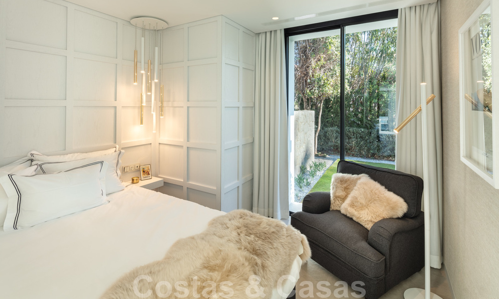 Exquise villa de luxe de style méditerranéenne moderne à vendre, en première ligne de golf à Nueva Andalucia, Marbella 21510