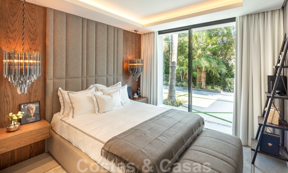 Exquise villa de luxe de style méditerranéenne moderne à vendre, en première ligne de golf à Nueva Andalucia, Marbella 21513