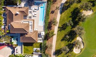 Exquise villa de luxe de style méditerranéenne moderne à vendre, en première ligne de golf à Nueva Andalucia, Marbella 21515 