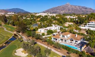 Exquise villa de luxe de style méditerranéenne moderne à vendre, en première ligne de golf à Nueva Andalucia, Marbella 21516 