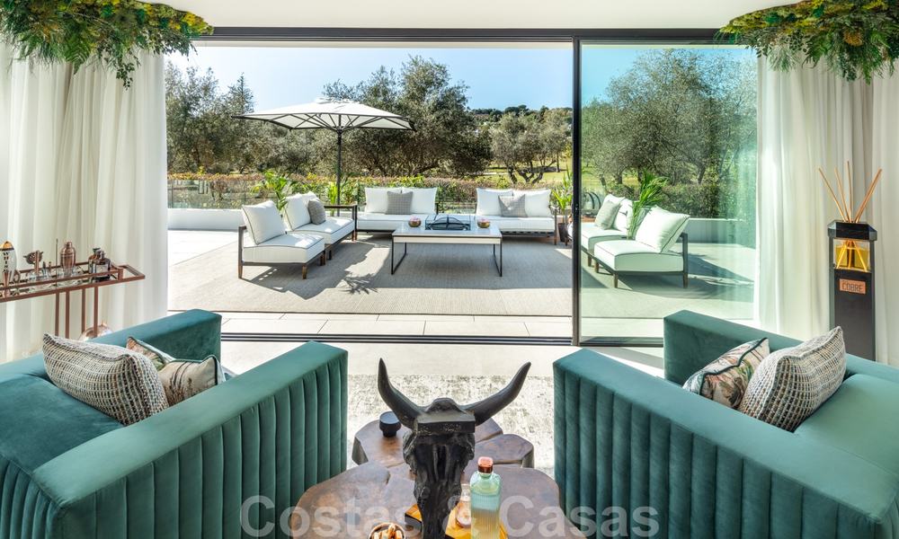 Exquise villa de luxe de style méditerranéenne moderne à vendre, en première ligne de golf à Nueva Andalucia, Marbella 21519