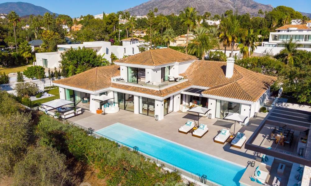 Exquise villa de luxe de style méditerranéenne moderne à vendre, en première ligne de golf à Nueva Andalucia, Marbella 21520