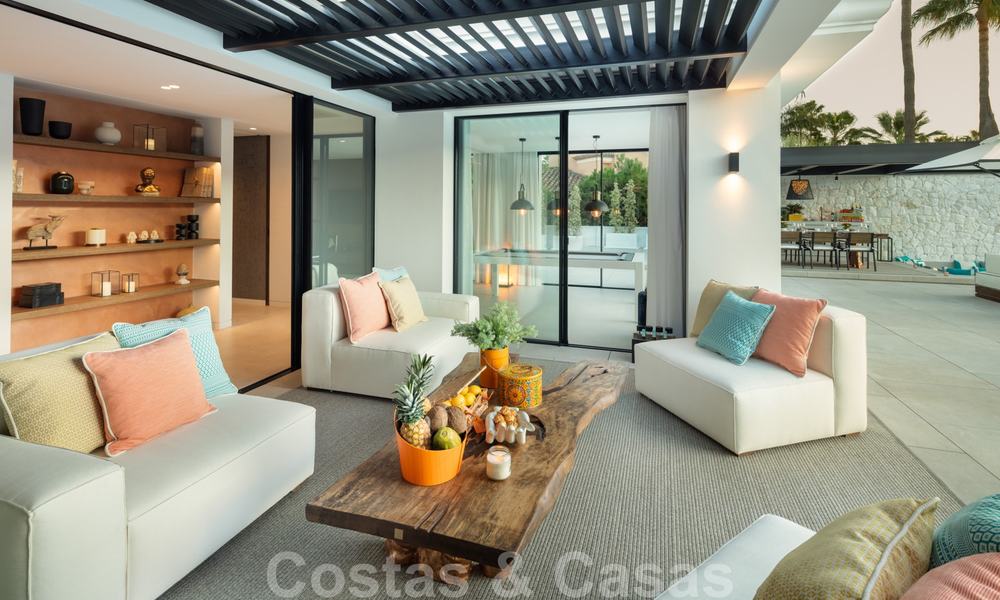 Exquise villa de luxe de style méditerranéenne moderne à vendre, en première ligne de golf à Nueva Andalucia, Marbella 21523