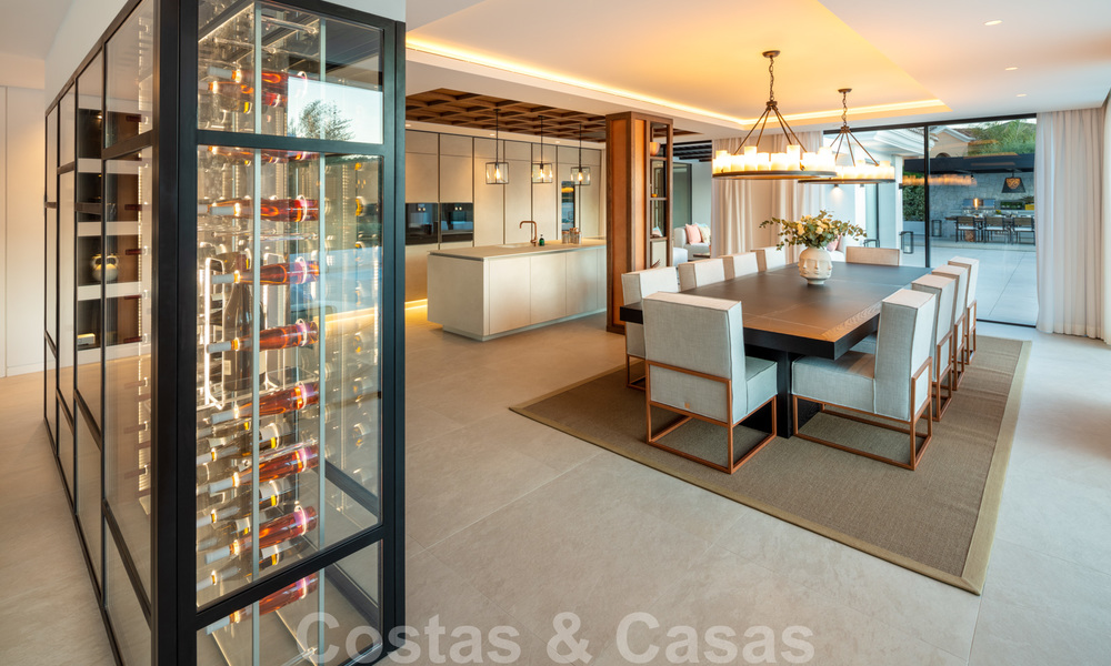 Exquise villa de luxe de style méditerranéenne moderne à vendre, en première ligne de golf à Nueva Andalucia, Marbella 21524