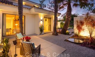 Exquise villa de luxe de style méditerranéenne moderne à vendre, en première ligne de golf à Nueva Andalucia, Marbella 21530 