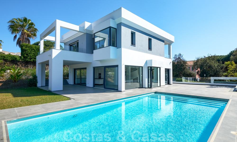 Exquise villa contemporaine neuve à vendre, prête à s'installer, à l'est de Marbella 21767