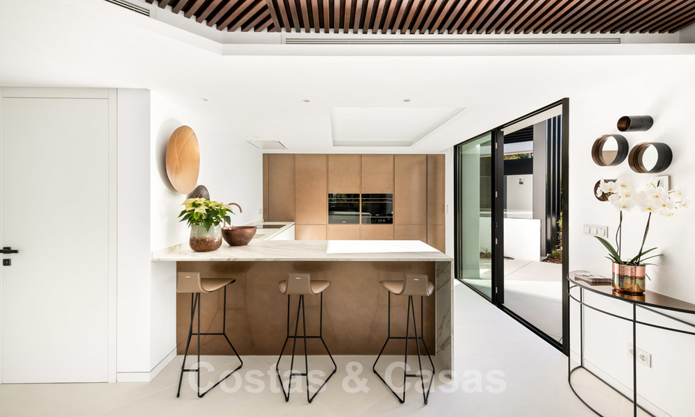 Villa contemporaine de luxe très élégante à vendre au cœur de la Golf Valley, prête à s'installer - Nueva Andalucia, Marbella 21844