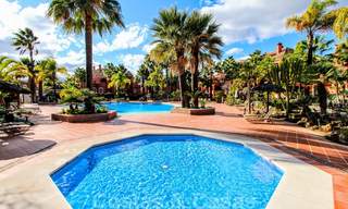 Investissement attrayant ou appartement de vacances à vendre dans une station balnéaire, à distance de marche de la plage et de Puerto Banus 21927 