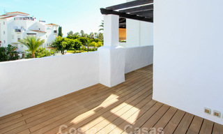 Appartement lumineux récemment rénové à vendre dans un magnifique complexe en bord de mer, à quelques pas de la plage, des commodités et de San Pedro, Marbella 21950 