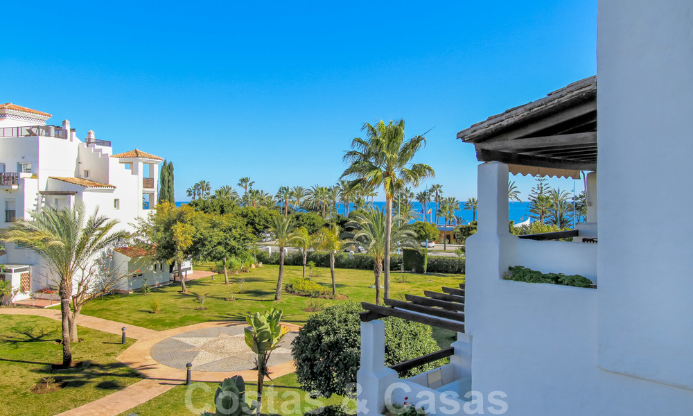 Appartement lumineux récemment rénové à vendre dans un magnifique complexe en bord de mer, à quelques pas de la plage, des commodités et de San Pedro, Marbella 21961