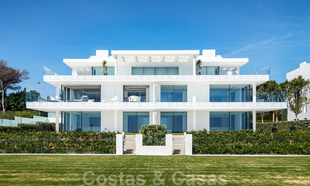 Appartement de luxe en bord de mer, situé dans un complexe exclusif sur le New Golden Mile, à Estepona Est 22001