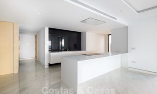 Appartement de luxe en bord de mer, situé dans un complexe exclusif sur le New Golden Mile, à Estepona Est 22003 