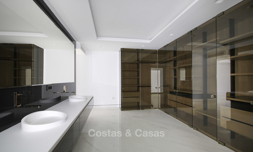 Appartement de luxe en bord de mer, situé dans un complexe exclusif sur le New Golden Mile, à Estepona Est 22039