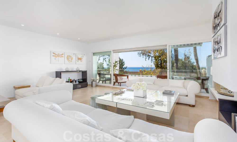 Superbe penthouse de luxe à vendre, avec une vue spectaculaire sur la mer et à proximité de la plage, à l'est de Marbella 22236