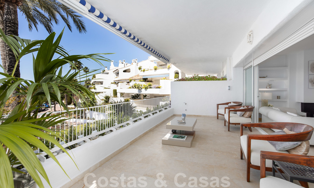 Superbe penthouse de luxe à vendre, avec une vue spectaculaire sur la mer et à proximité de la plage, à l'est de Marbella 22240