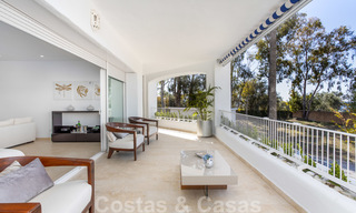 Superbe penthouse de luxe à vendre, avec une vue spectaculaire sur la mer et à proximité de la plage, à l'est de Marbella 22241 
