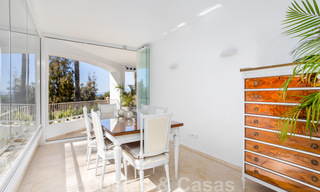 Superbe penthouse de luxe à vendre, avec une vue spectaculaire sur la mer et à proximité de la plage, à l'est de Marbella 22243 