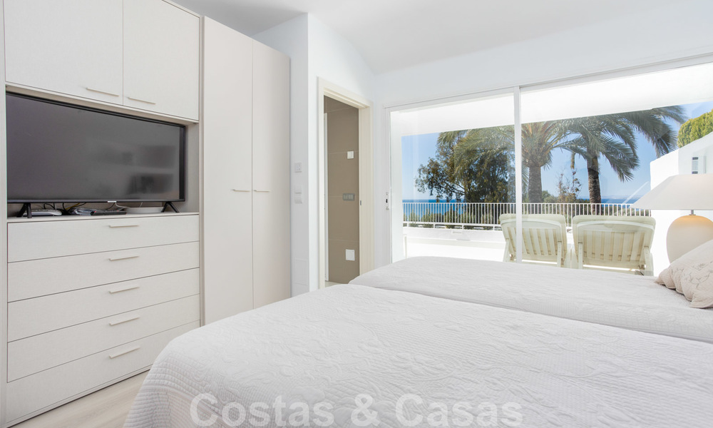 Superbe penthouse de luxe à vendre, avec une vue spectaculaire sur la mer et à proximité de la plage, à l'est de Marbella 22247