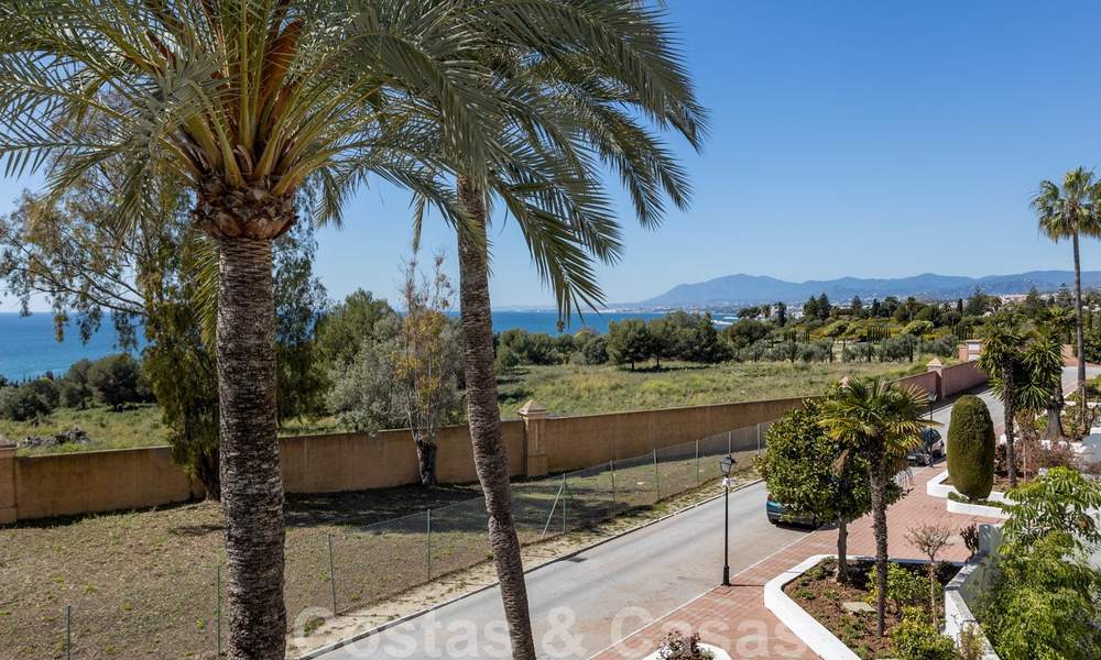 Superbe penthouse de luxe à vendre, avec une vue spectaculaire sur la mer et à proximité de la plage, à l'est de Marbella 22262