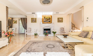 Superbe villa méditerranéenne de luxe à vendre, proche de la plage et des commodités, Marbella Est 22301 