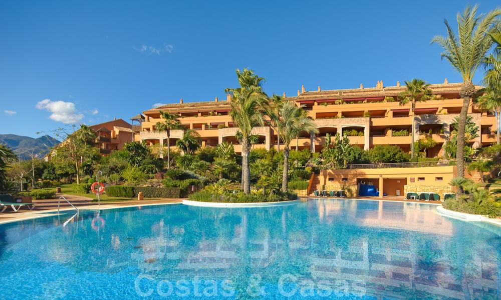 Gran Bahia: Appartements de luxe à vendre près de la plage dans un complexe prestigieux, juste à l'est de la ville de Marbella 23003