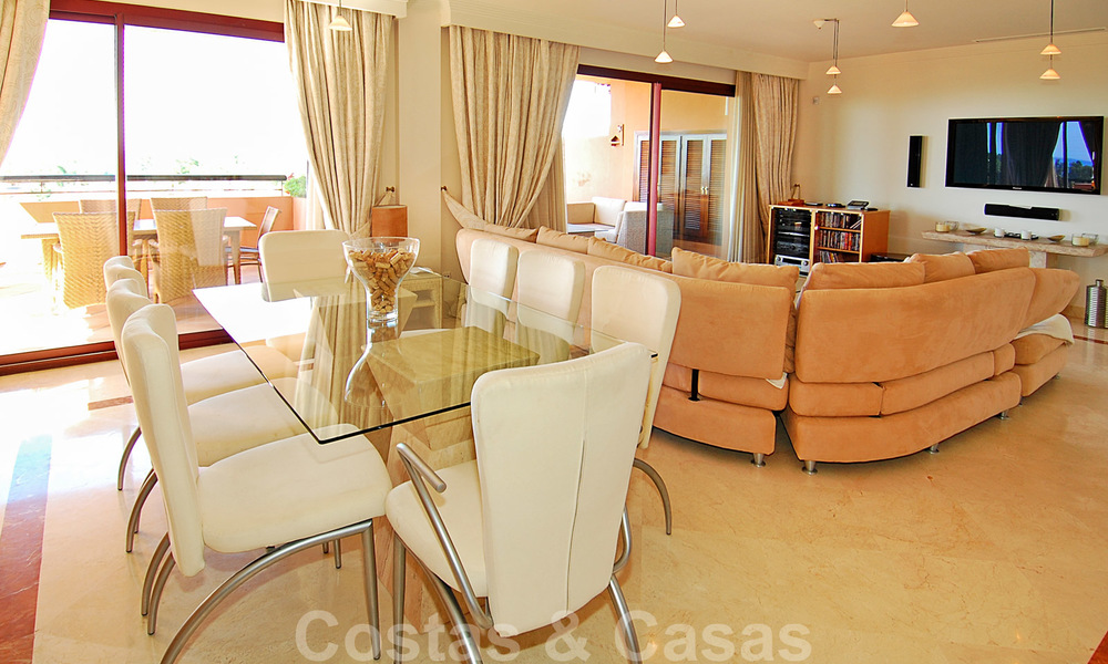 Gran Bahia: Appartements de luxe à vendre près de la plage dans un complexe prestigieux, juste à l'est de la ville de Marbella 23007