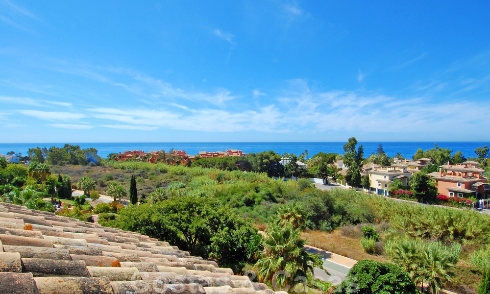 Gran Bahia: Appartements de luxe à vendre près de la plage dans un complexe prestigieux, juste à l'est de la ville de Marbella 23022
