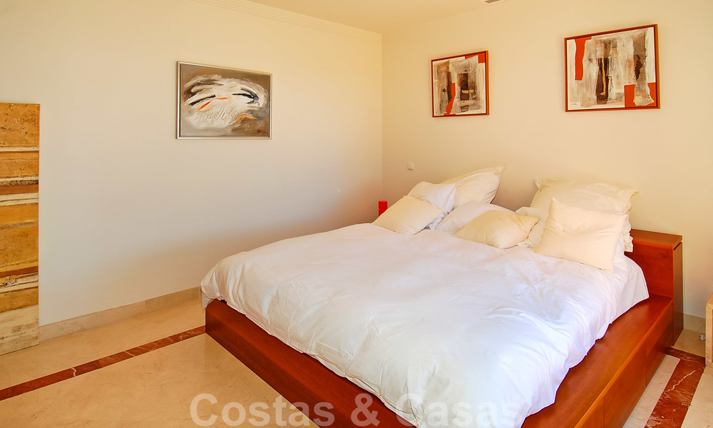 Gran Bahia: Appartements de luxe à vendre près de la plage dans un complexe prestigieux, juste à l'est de la ville de Marbella 23024