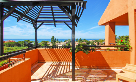 Gran Bahia: Appartements de luxe à vendre près de la plage dans un complexe prestigieux, juste à l'est de la ville de Marbella 23025