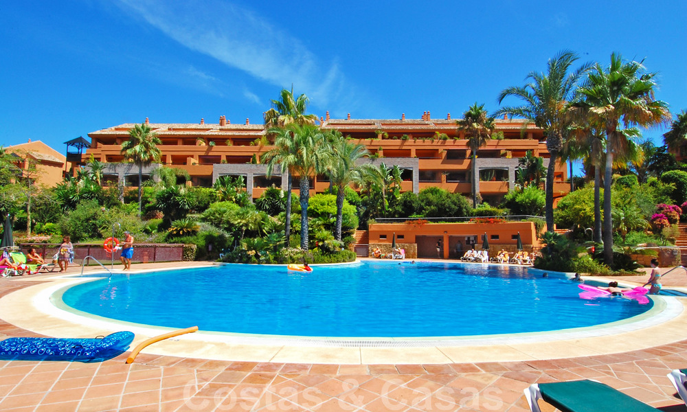 Gran Bahia: Appartements de luxe à vendre près de la plage dans un complexe prestigieux, juste à l'est de la ville de Marbella 23030