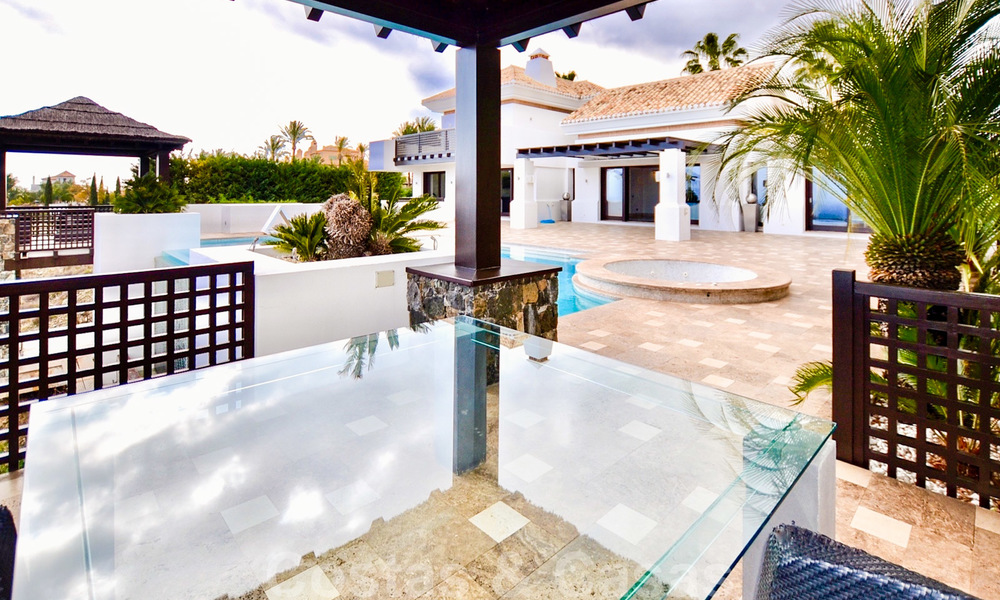 Magnifique villa avec vue panoramique sur la mer à vendre dans un prestigieux complexe de golf sur le New Golden Mile, entre Marbella et Estepona 23298