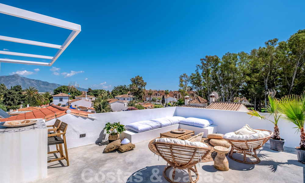 Villa jumelée de style Ibiza, magnifiquement rénovée, à vendre, à quelques pas de la plage et du centre de San Pedro - Marbella 23362