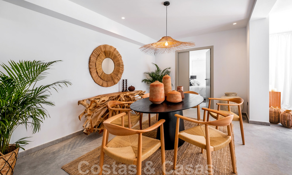 Villa jumelée de style Ibiza, magnifiquement rénovée, à vendre, à quelques pas de la plage et du centre de San Pedro - Marbella 23368