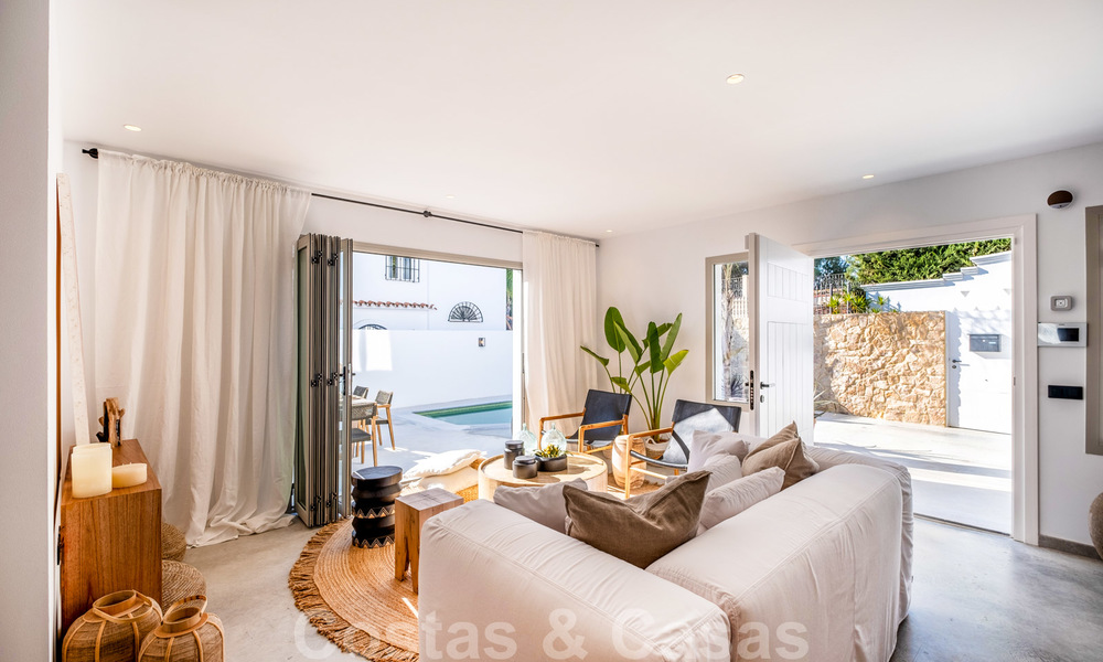 Villa jumelée de style Ibiza, magnifiquement rénovée, à vendre, à quelques pas de la plage et du centre de San Pedro - Marbella 23371